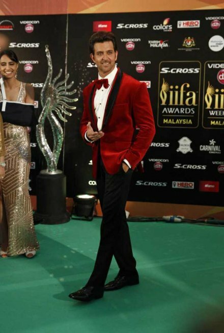 Bollywood stars glam up for IIFA 2015: Pictures of Deepika, Hrithik, Bipasha, Parineeti, Anushka Hrithik Roshan looked handsome in a bold red tuxedo